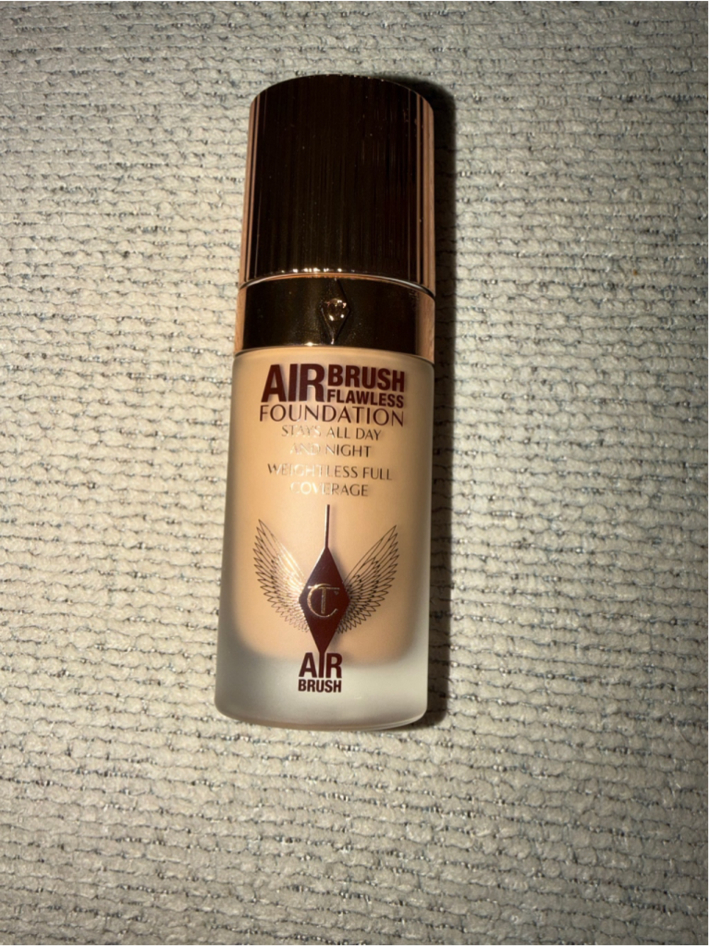 Charlotte Tilbury Airbrush Flawless Foundation 7 Neutral Beige Gold